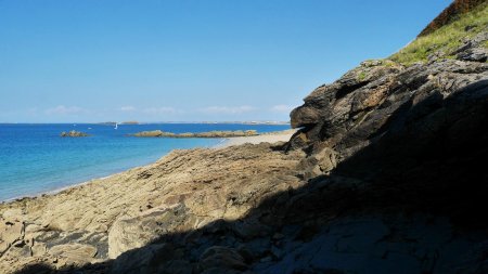 Sur les rochers de la côte nord.