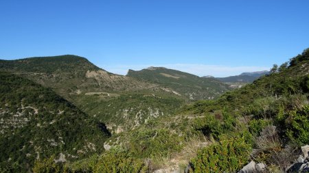 Rocher de Bramard au centre, 