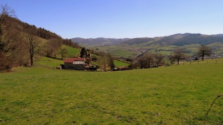 Sortie des Grands Bois et vue sur Saint-Genis.