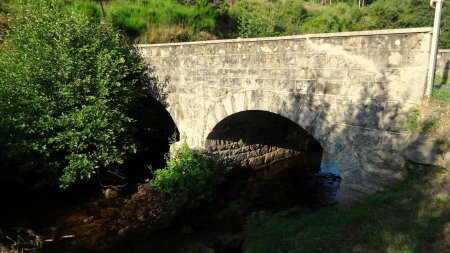 Le Pont de la Pierre.