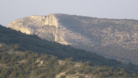 Vue rapprochée sur le mont Aurélien.