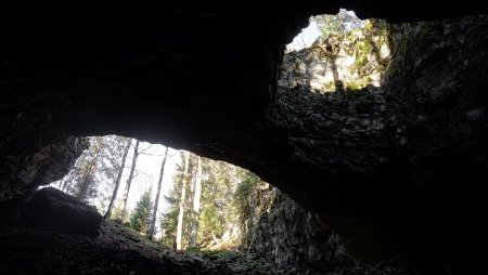 La grotte de la Cheminée.