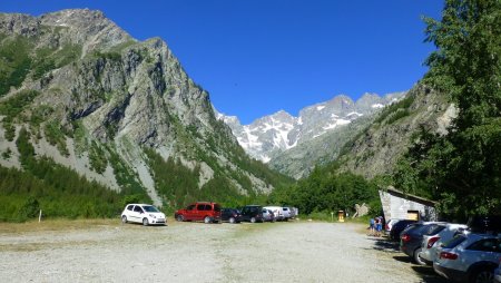 Grand parking d’Entre Aygues