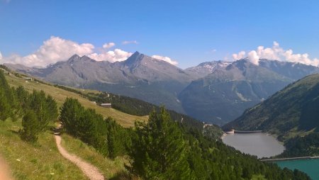 De gauche à droite, la Pierre Minieu (3246m), la Scolette (3506m) et la Pointe de Paumont (3171m)