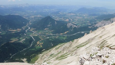 Les pointes et le confluent de l’Ebron et le Sauvey, vu de l’arête sud-ouest.