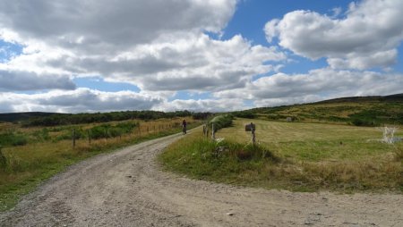 Arrivée au carrefour de la Croix de Bioulac