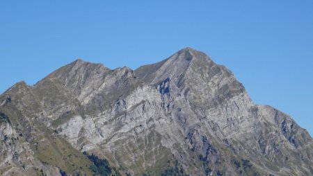 Les Aiguilles du Mont et le Charvin (On aperçoit le sentier d’accès habituel)