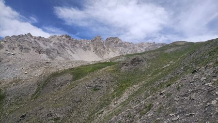 Entrée dans la vallon suspendu