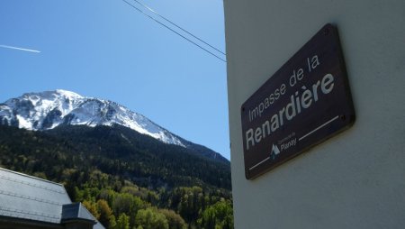 Arrivée au Villard du Planay par cette petite ruelle (Impasse de la Renardière)