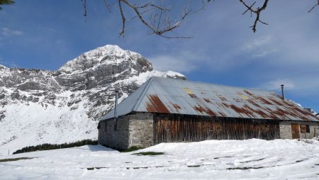 Mont Charvin et chalet de la Tête