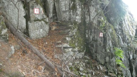 Les bonnes marches pour accéder au Pas de l’Ours