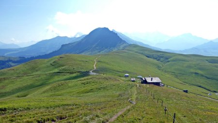 Refuge de la Croix de Pierre et Croix de Pierre