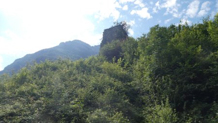 La vieille tour en ruine