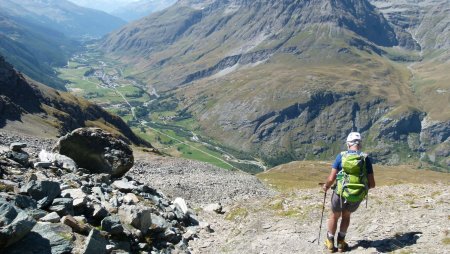 On revient vers la moraine (Ma femme a voulu que je mette mon casque...)