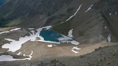 Vue plongeante sur le Lac de la Petite Cayolle