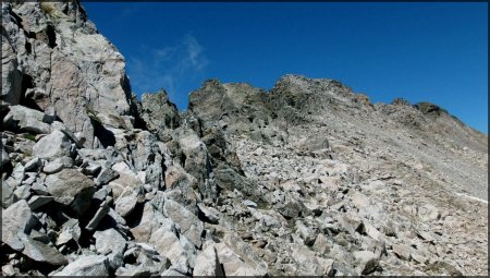 Traversée sous la Crête des Ilettes, le Pic de la Belle Etoile le dernier mamelon..