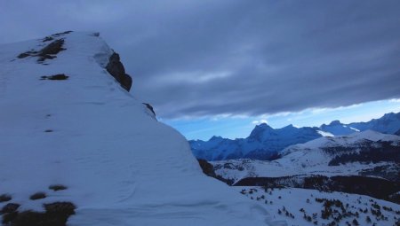 Regard arrière sur la Crête des Amousières.