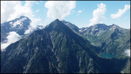 Du sommet, l’Aiguille de Venosc et Lauvitel.