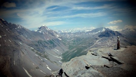 Vallon de la Leisse dominé par la Madone et la Grande Motte.