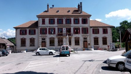 L’arrivée Hôtel de Ville de Clelles.