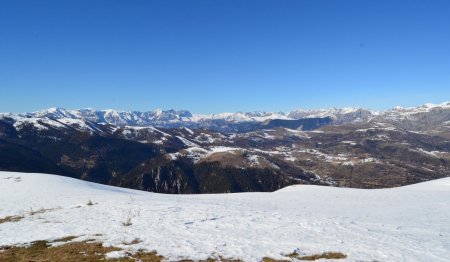 Panorama sur les plateaux beuillois et les sommets qui dominent Guillaume