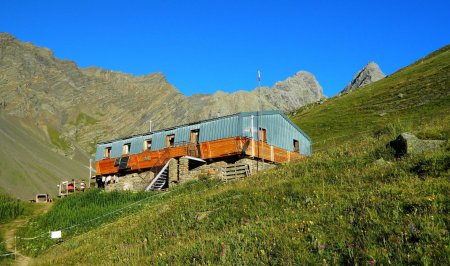 Le refuge des Aiguilles d’Arves.