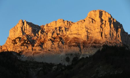 Lever de soleil sur le Sommet de Pierre Blanche...