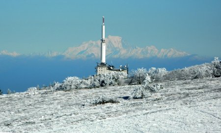 Un dernier regard vers le Crêt de l’Œillon et le Mont Blanc.