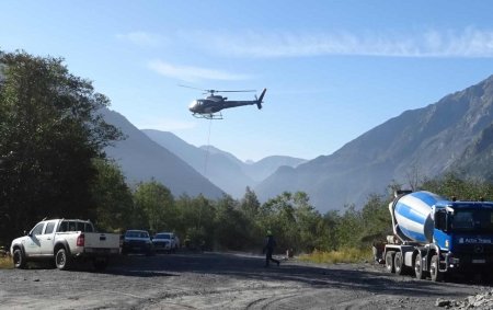 Cette fois-ci, la rotation sert à emporter un bloc de béton creux