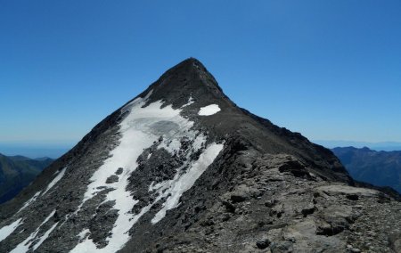 L’arête terminale à gravir.