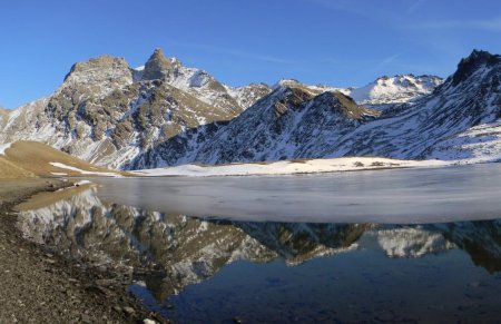 Les magnifiques reflets du Grand Roc Noir