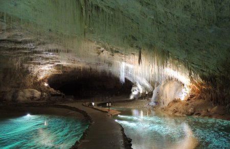 grotte très bien aménagé.