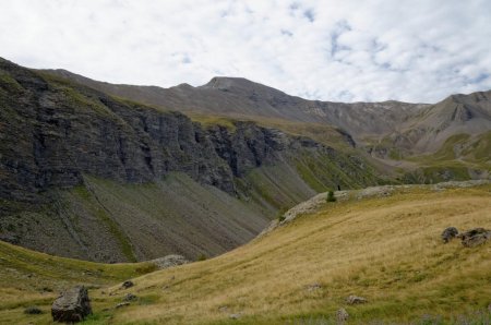 Sommet du Mourre Froid vu des abords de la cabane de la Barre