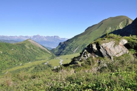 Vue arrière avec en fond la chaine des Aravis