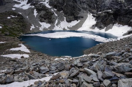 Le bleu roi givré du lac d’Ambin