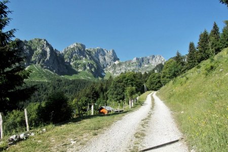 En montant au chalet «Neuva dessous»