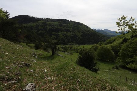 Serre Motaire et la route départementale dans le rétro.