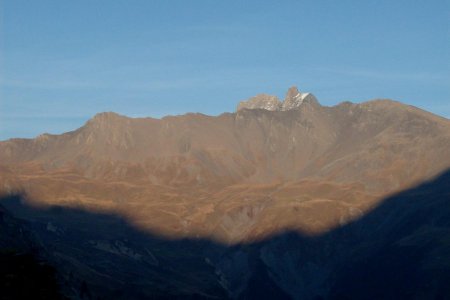 Montée au refuge : le Grand Roc Noir.