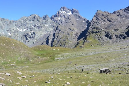 Ambiance paisible pour le retour au refuge.