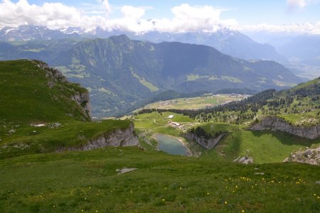 Lac de Mayen au pied des Tours