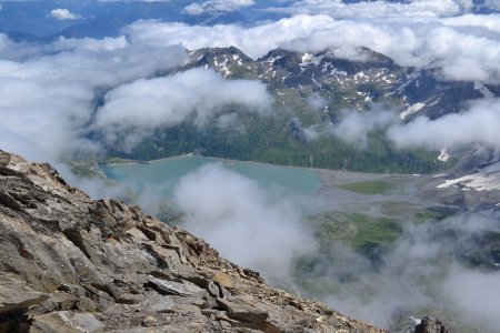 Vue sur le lac au sommet