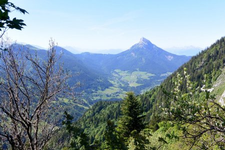 Chamechaude, point culminant de la Chartreuse, omniprésent pendant cette balade.