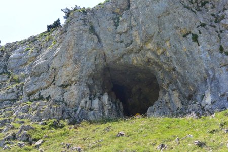 La grotte  qui fait partie de l’histoire du lieu.