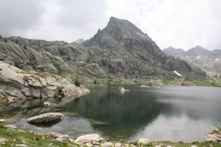 Le Lac Fourca avec derrière la Cime des Lacs