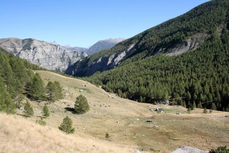 on surplombe la cabane de Juan