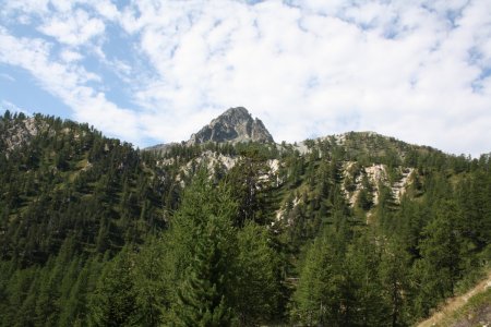 Le Caïre Archas se dessine depuis le col de Salèse