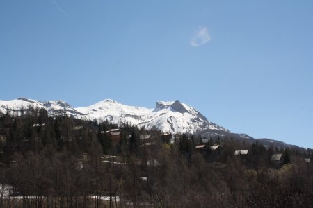 Rochecline, «tour jumelle» qui fait face à Rochegrand