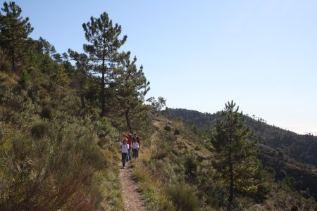 Le sentier qui contourne la Cima par l’Ouest