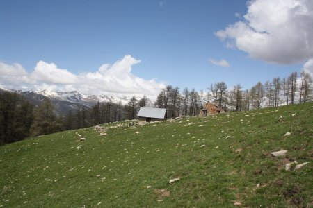 Arrivée aux cabanes du Défens