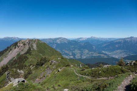 montée à la Pointe St Jean, regard arrière sur la Roche Pourrie